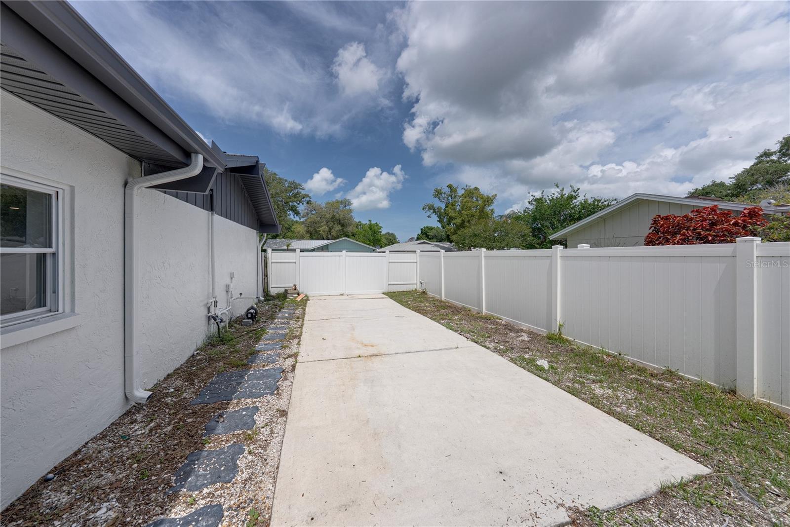 9305 120TH LN — photo 44