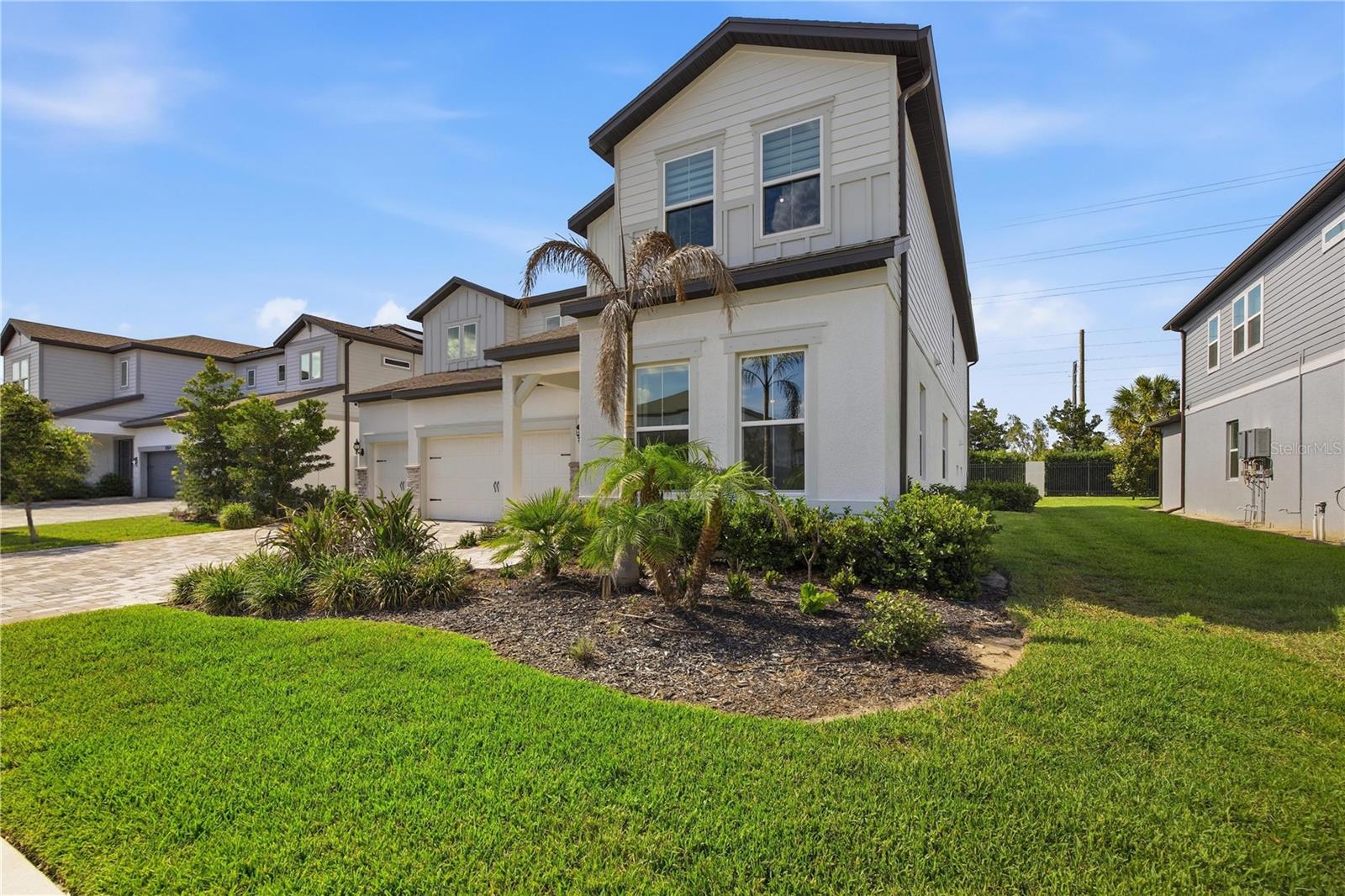 13816 SHARP HAWK DR — photo 2