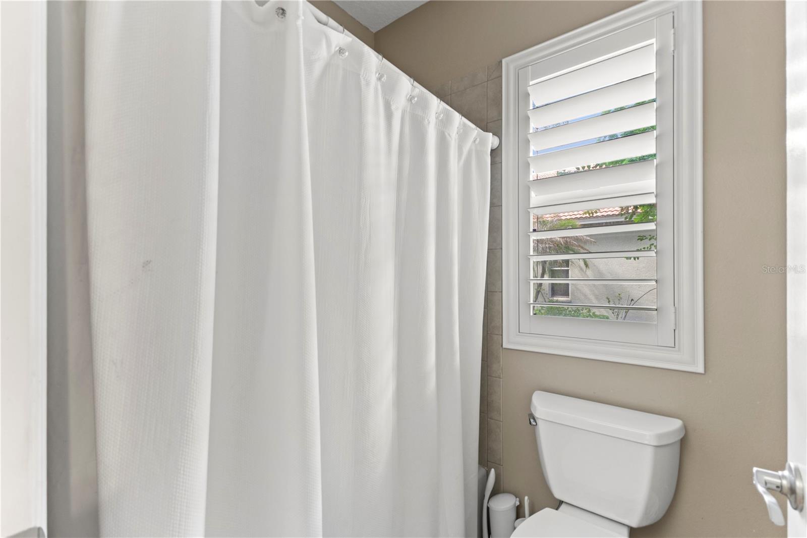 17861 ARBOR GREENE DR — photo 32