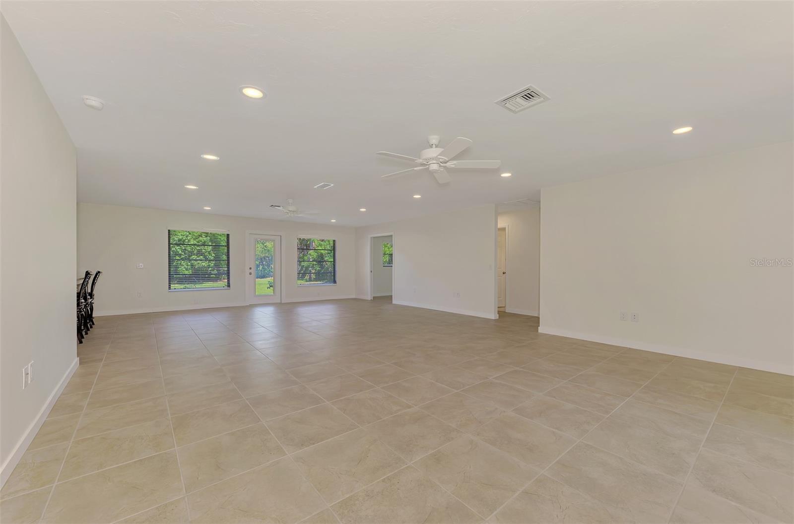 2340 PALMETTO ST — photo 11