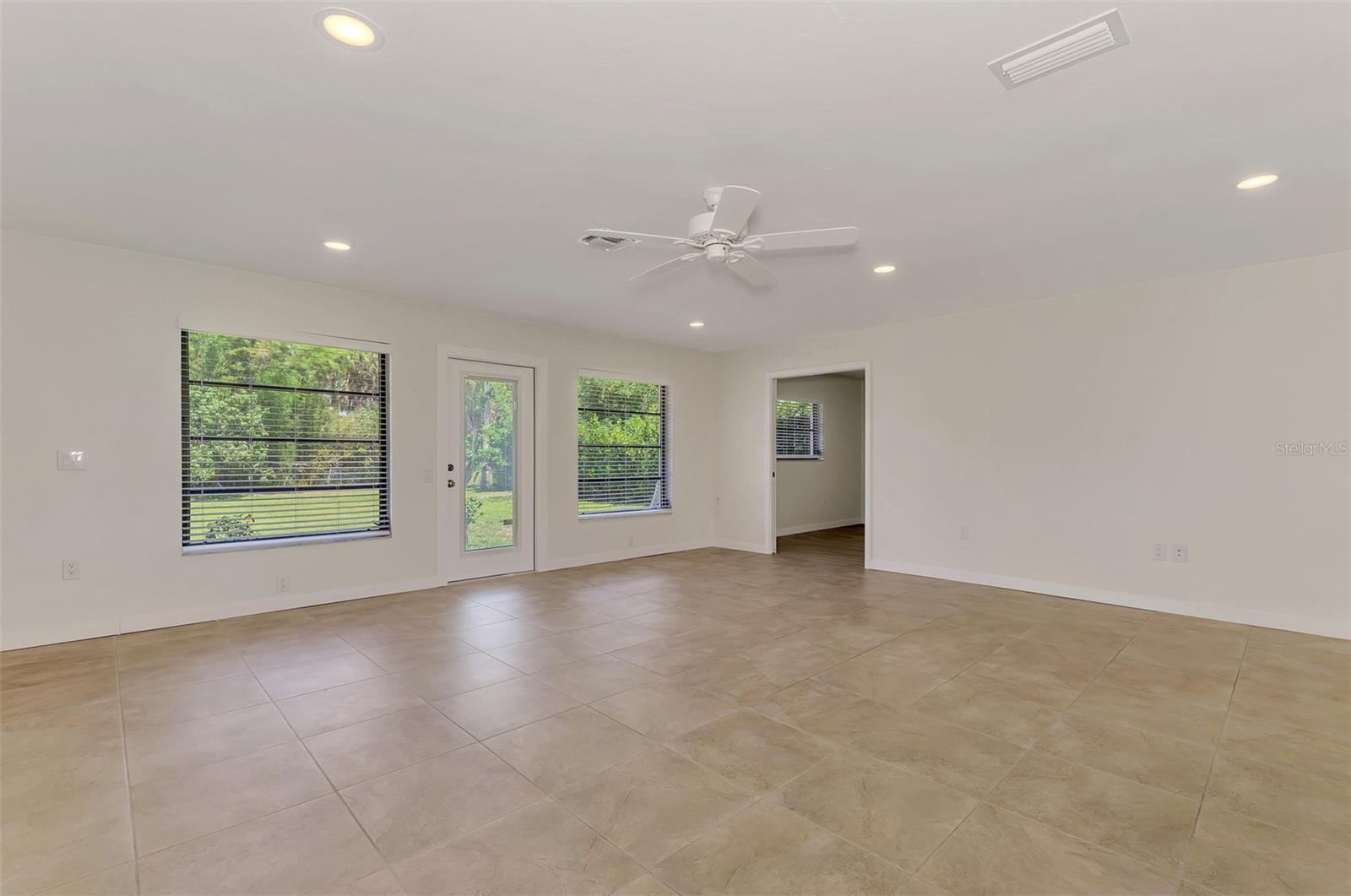 2340 PALMETTO ST — photo 16