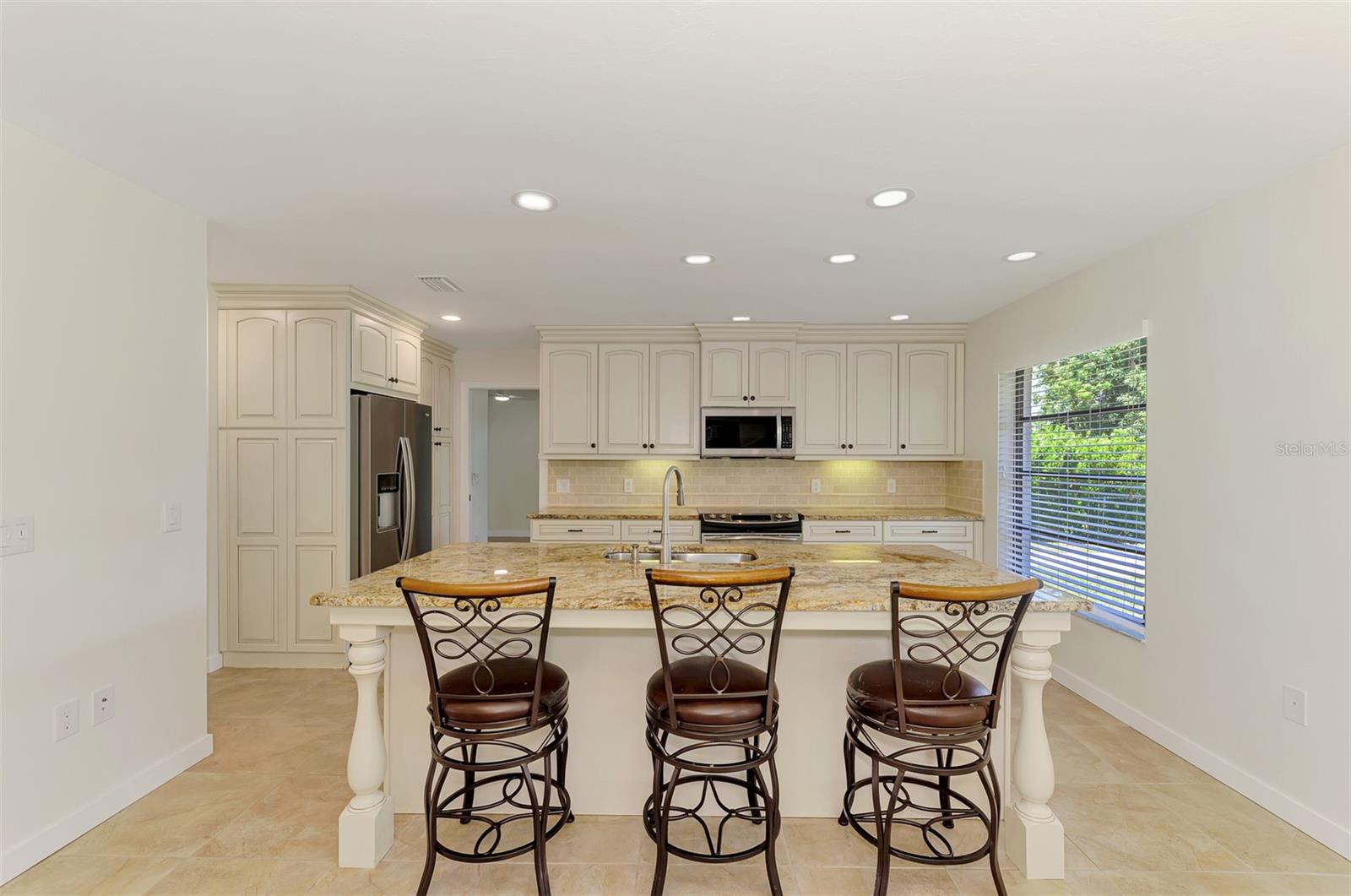 2340 PALMETTO ST — photo 20