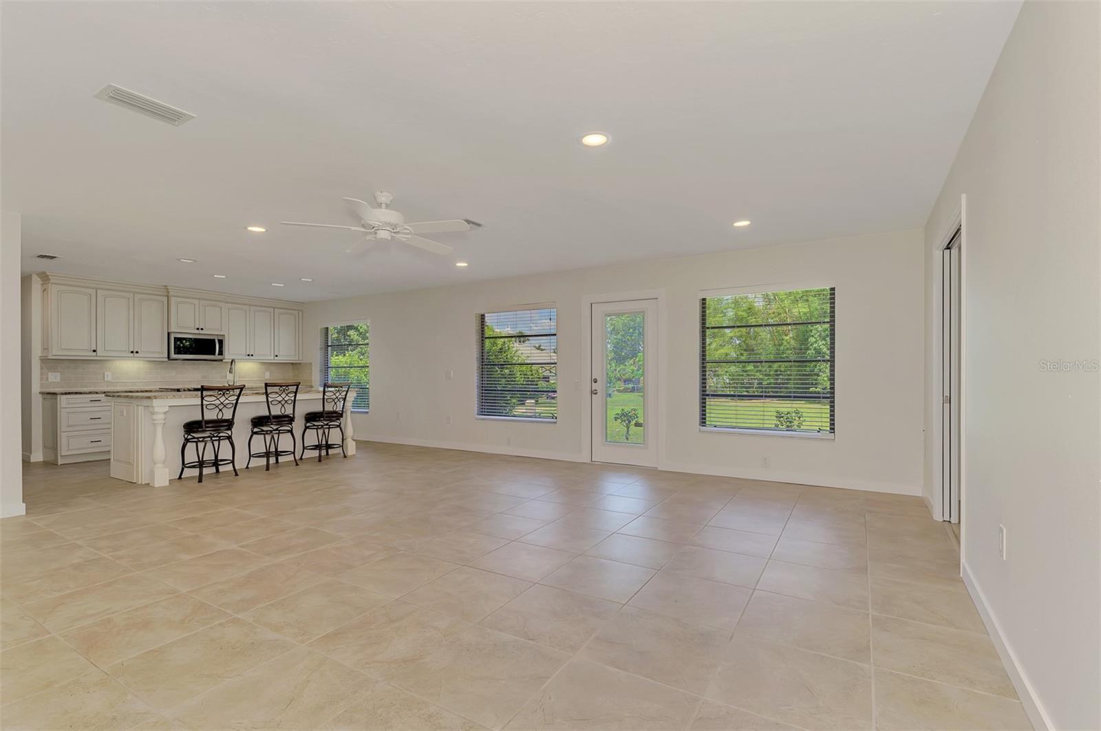 2340 PALMETTO ST — photo 15