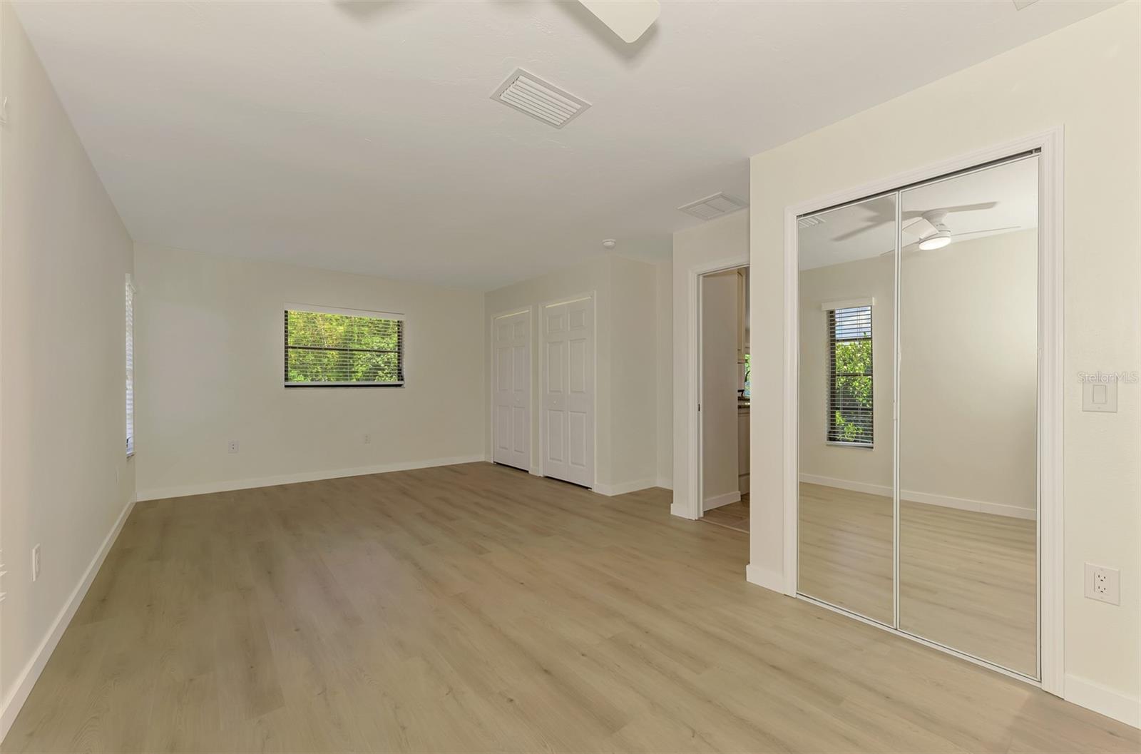 2340 PALMETTO ST — photo 27