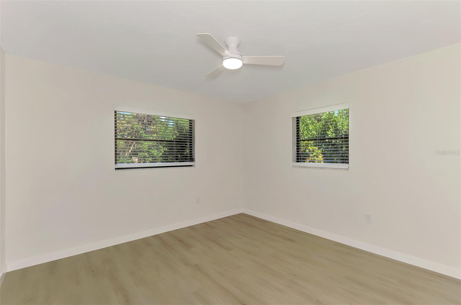 2340 PALMETTO ST — photo 32