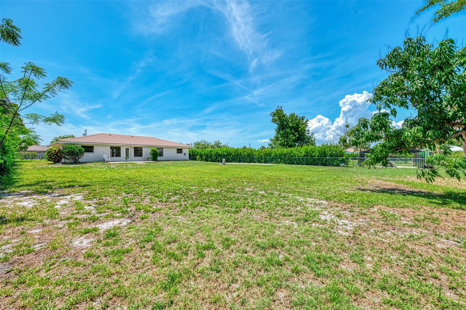 2340 PALMETTO ST — photo 42