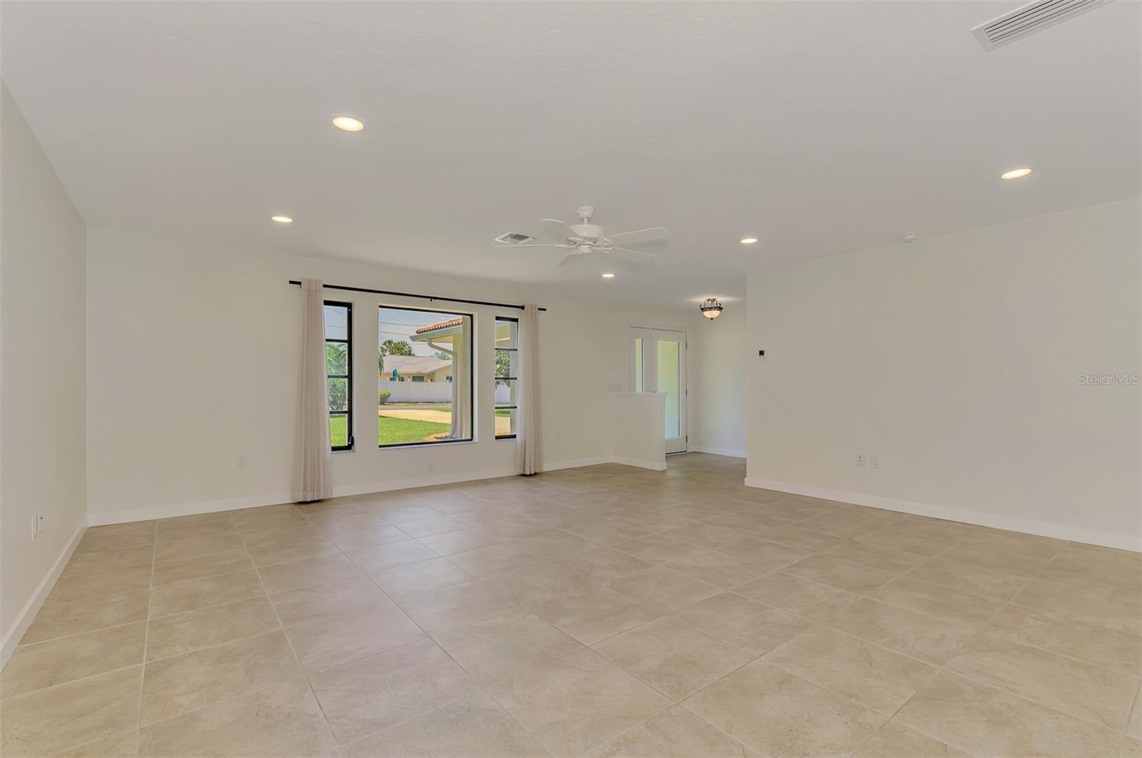2340 PALMETTO ST — photo 13