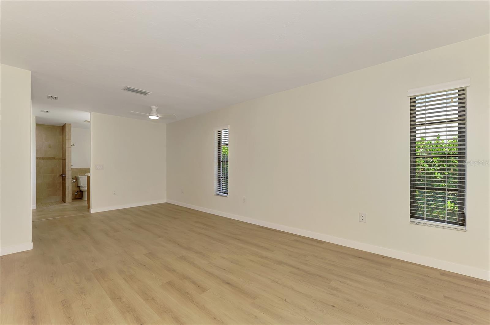 2340 PALMETTO ST — photo 28