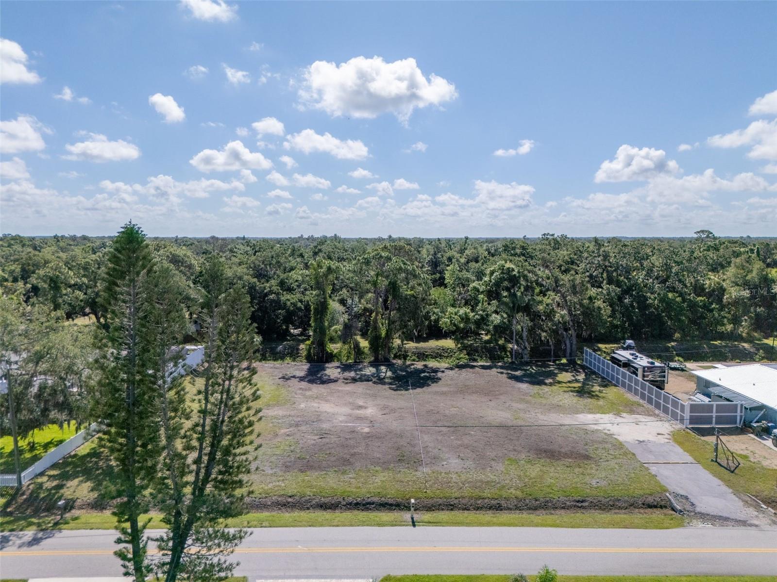 1941 E LEEWYNN DR — photo 2