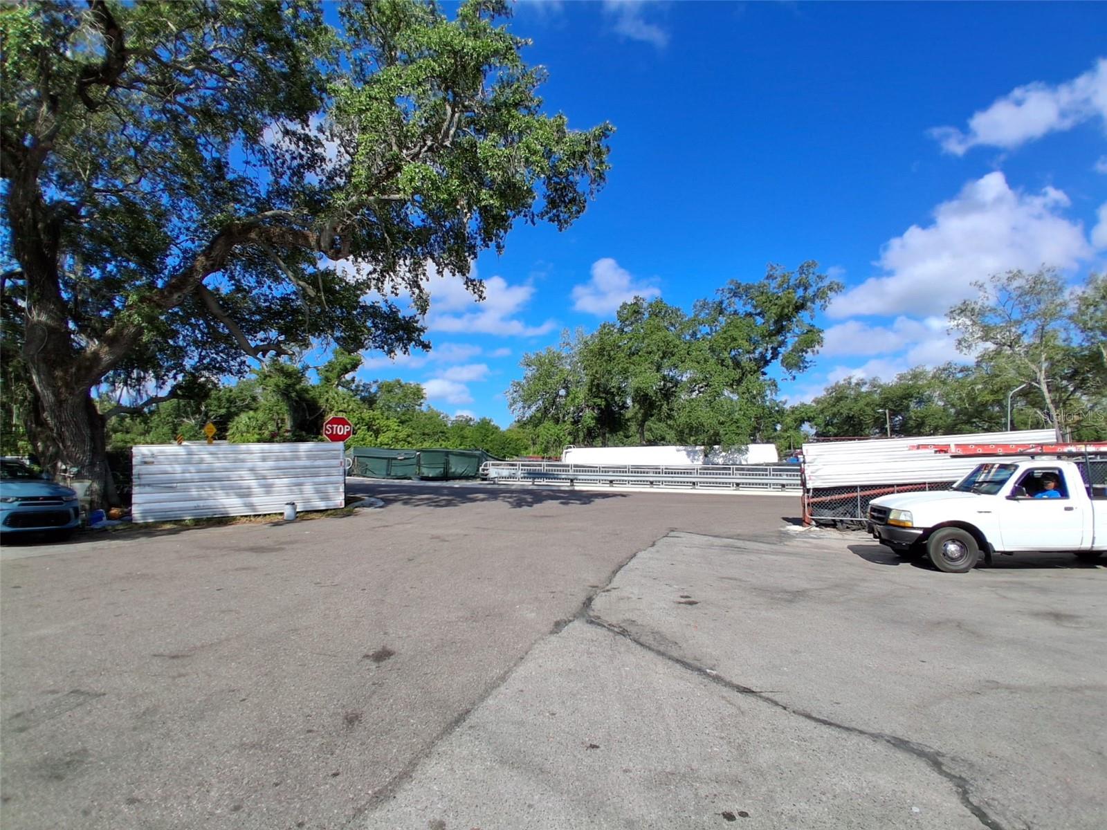 7001 CAUSEWAY BLVD — photo 12