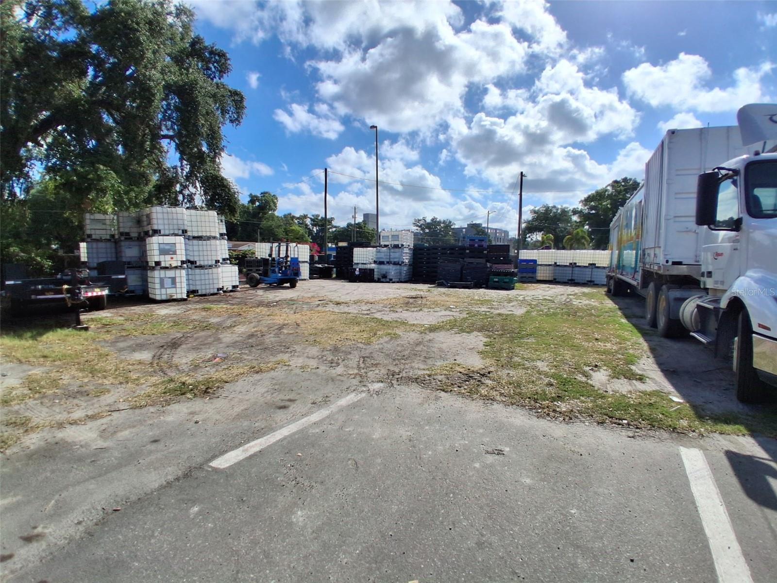7001 CAUSEWAY BLVD — photo 5