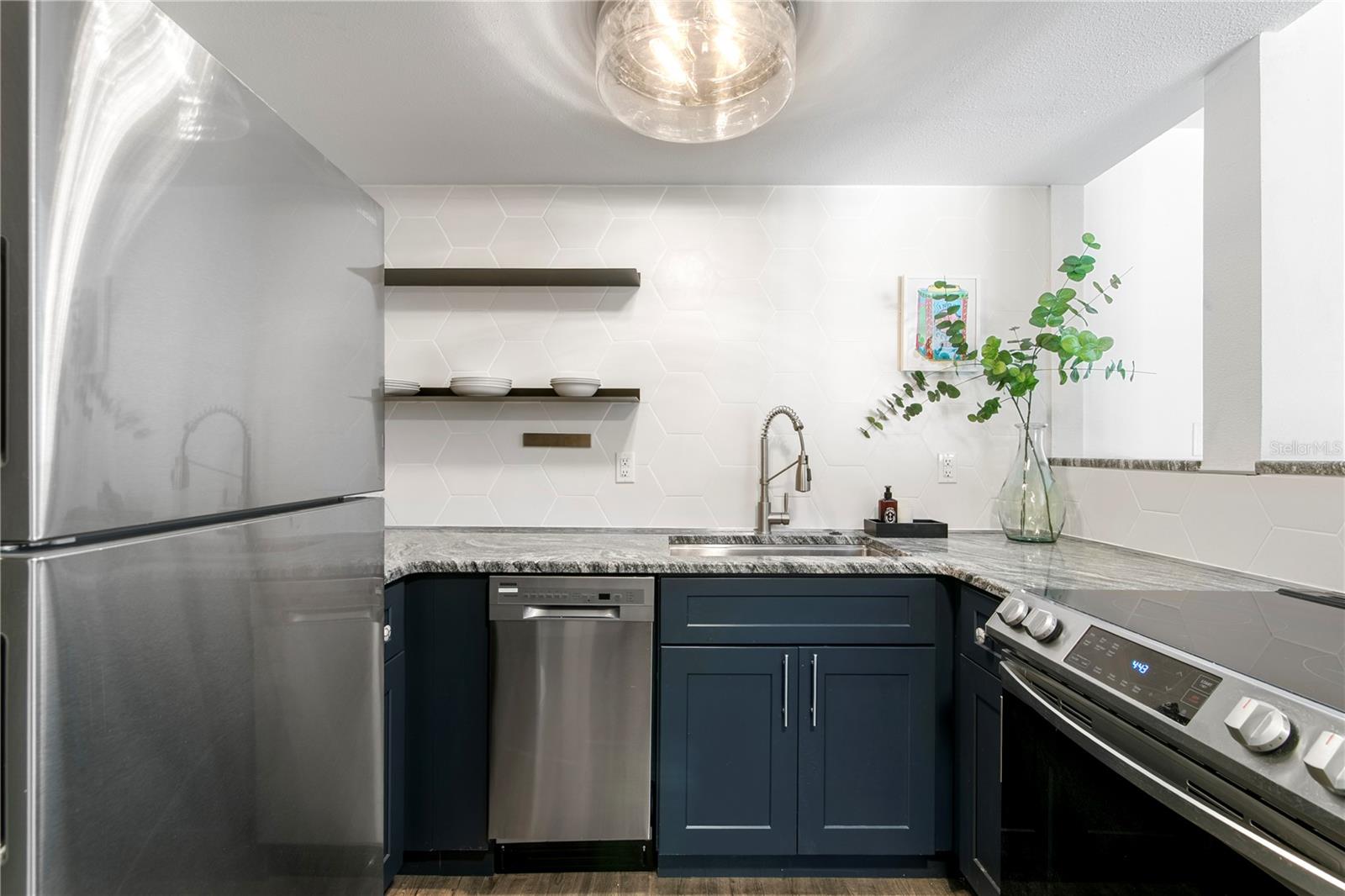 2302 S MANHATTAN AVE #108 — photo 13