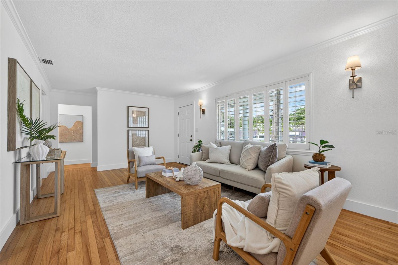 976 NARCISSUS AVE — photo 4