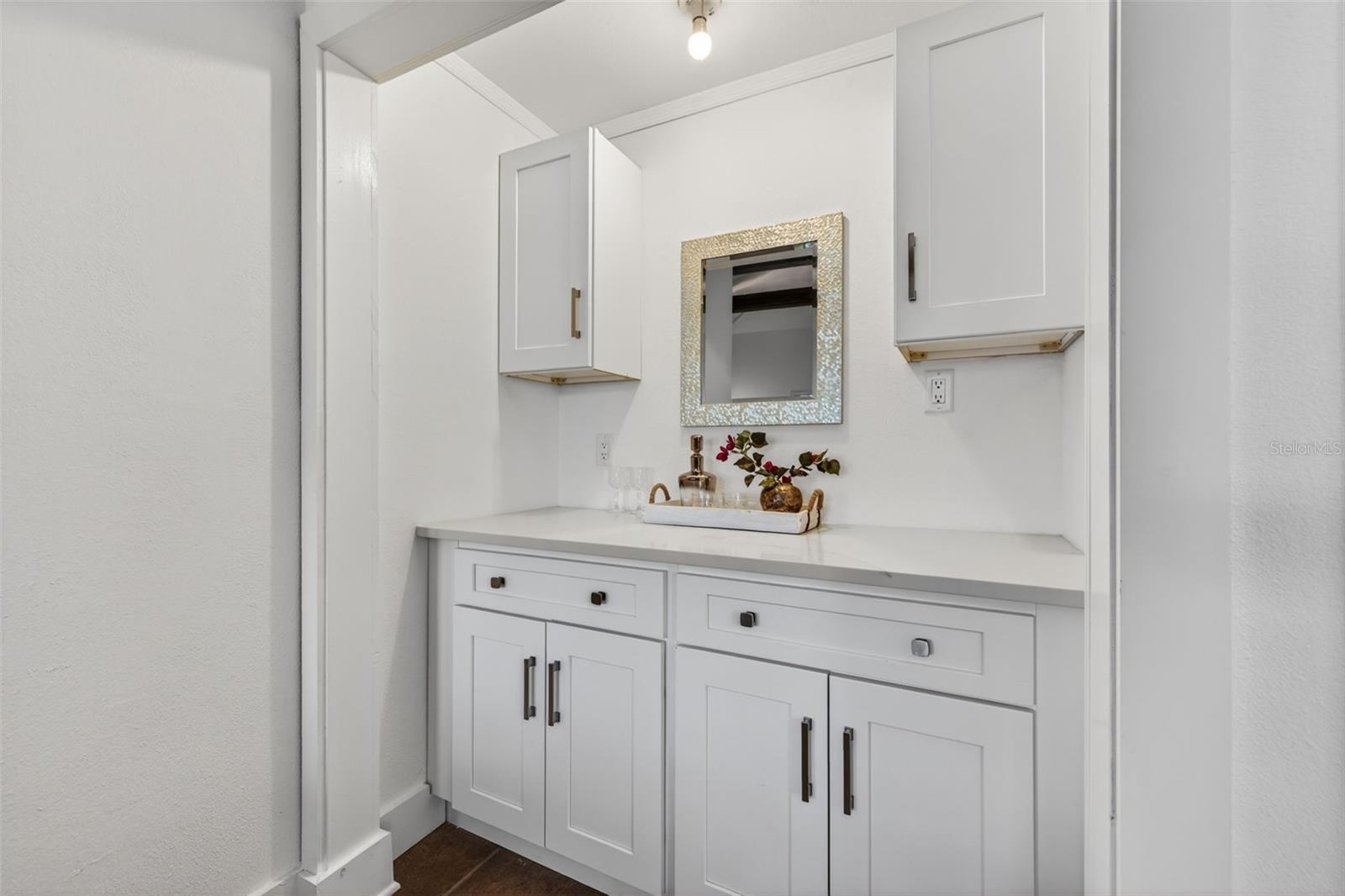 976 NARCISSUS AVE — photo 18