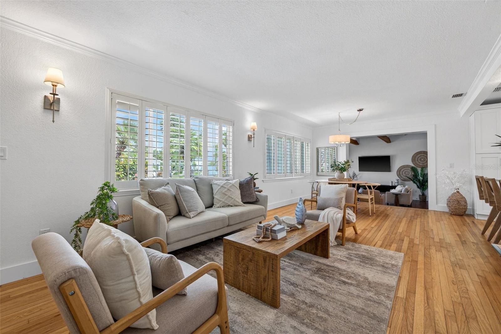 976 NARCISSUS AVE — photo 3