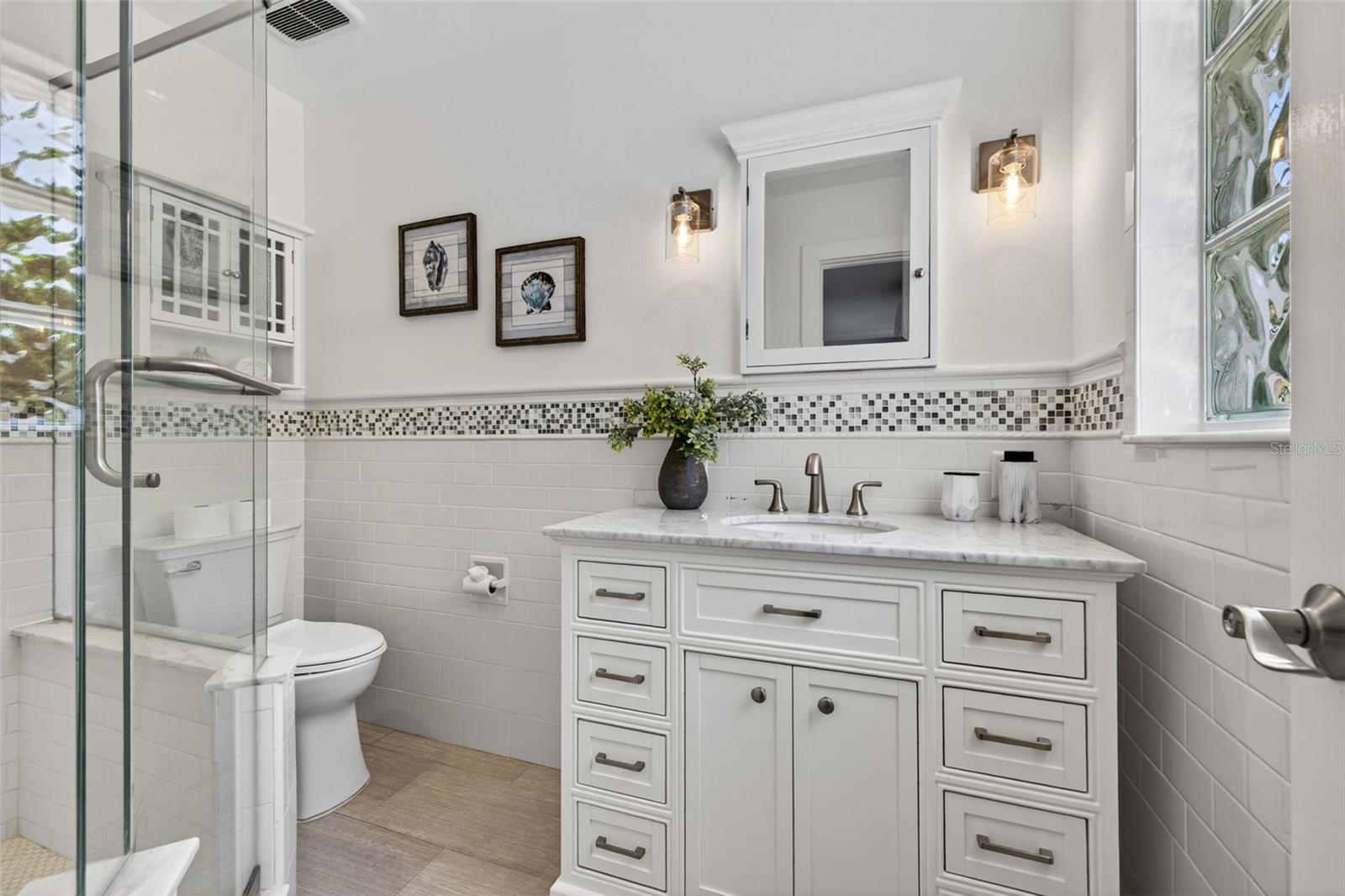976 NARCISSUS AVE — photo 23