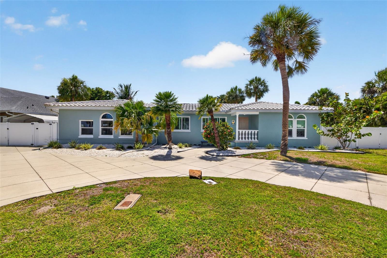976 NARCISSUS AVE — photo 46