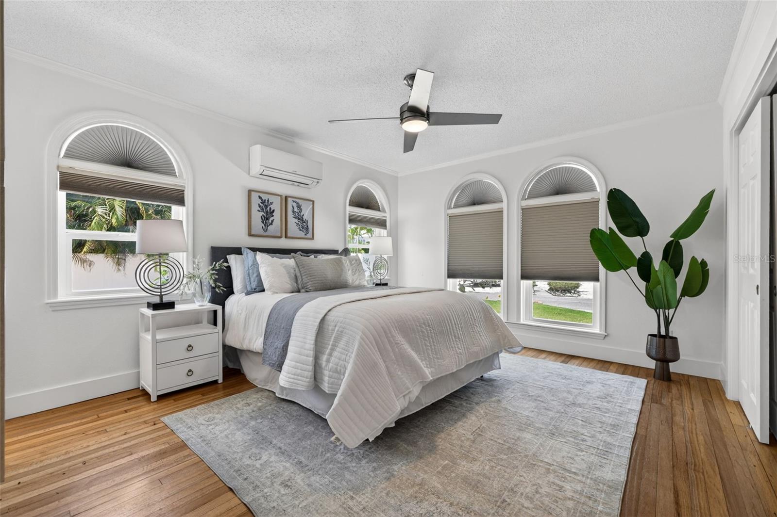 976 NARCISSUS AVE — photo 21