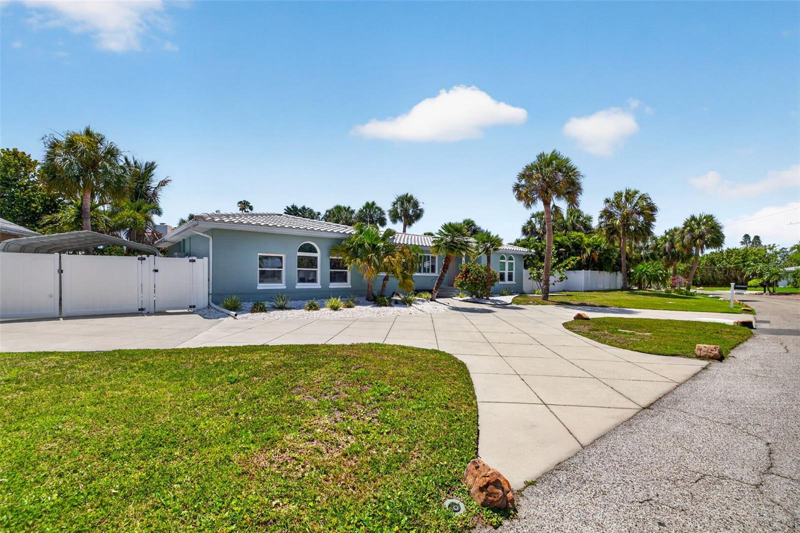 976 NARCISSUS AVE — photo 44