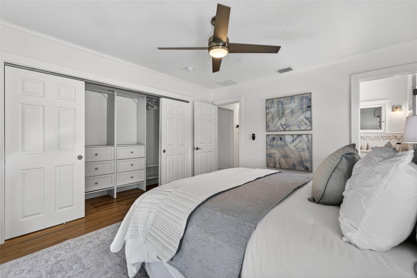 976 NARCISSUS AVE — photo 22