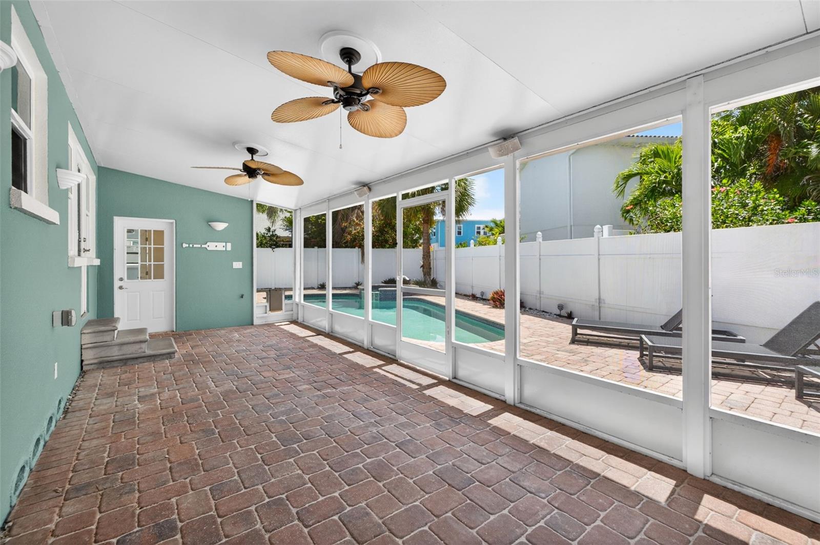976 NARCISSUS AVE — photo 30