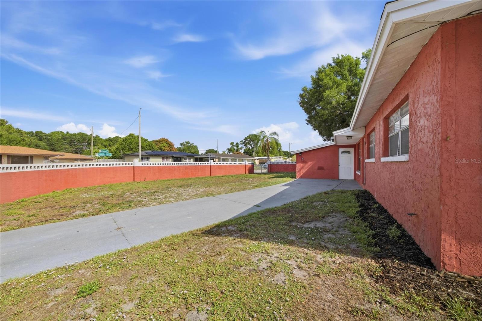 7102 DELLWOOD DR — photo 2