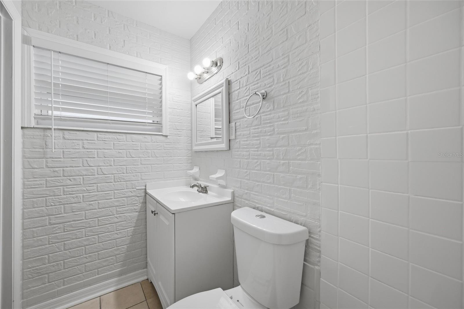 7102 DELLWOOD DR — photo 17