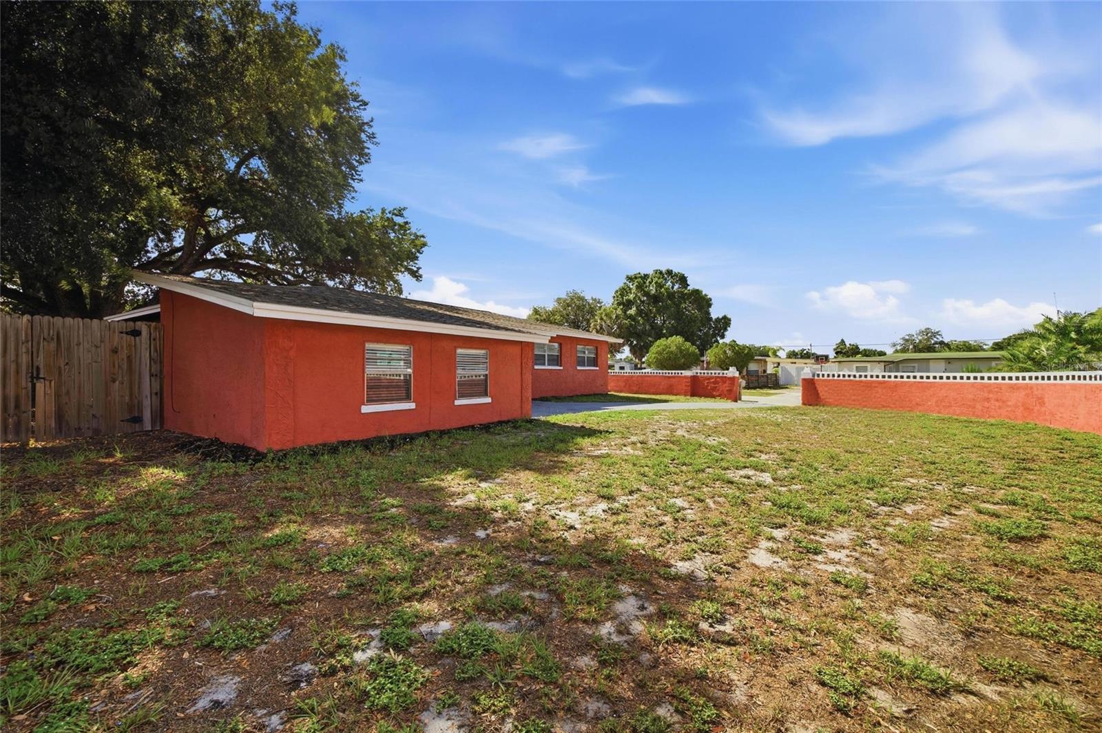 7102 DELLWOOD DR — photo 30