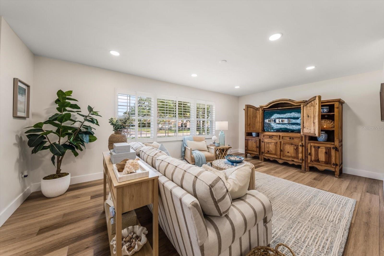 1736 GOLF VIEW DR — photo 8