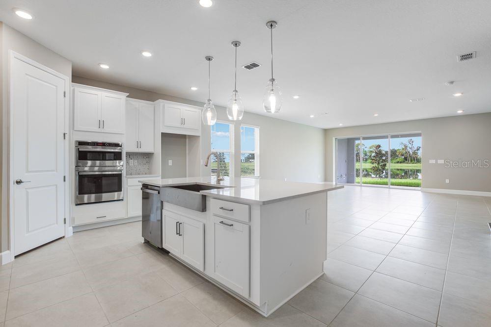 712 SKY SHADE DR — photo 8