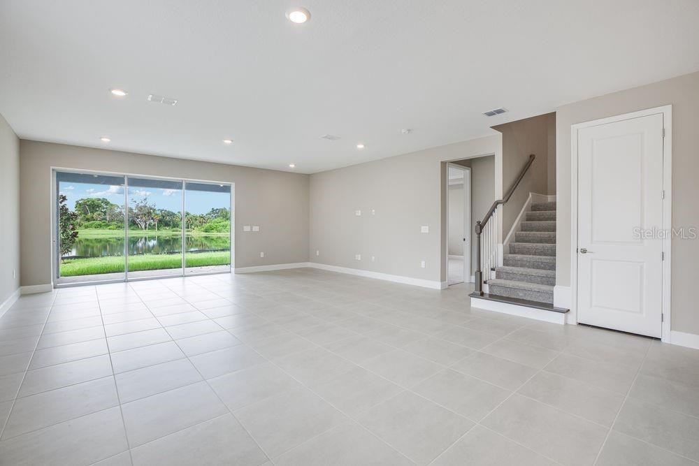712 SKY SHADE DR — photo 3