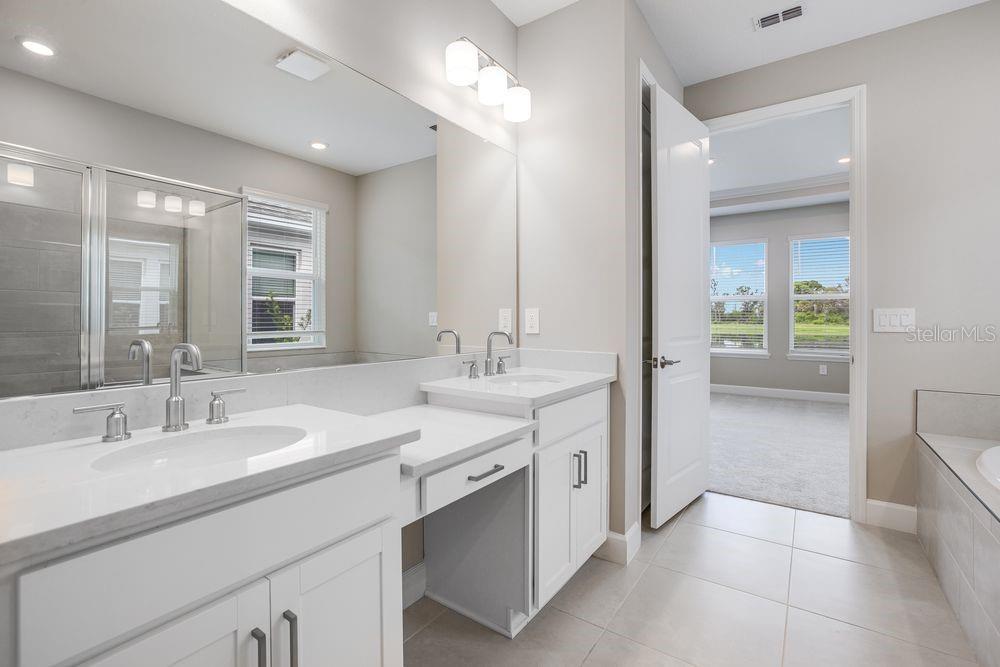 712 SKY SHADE DR — photo 4