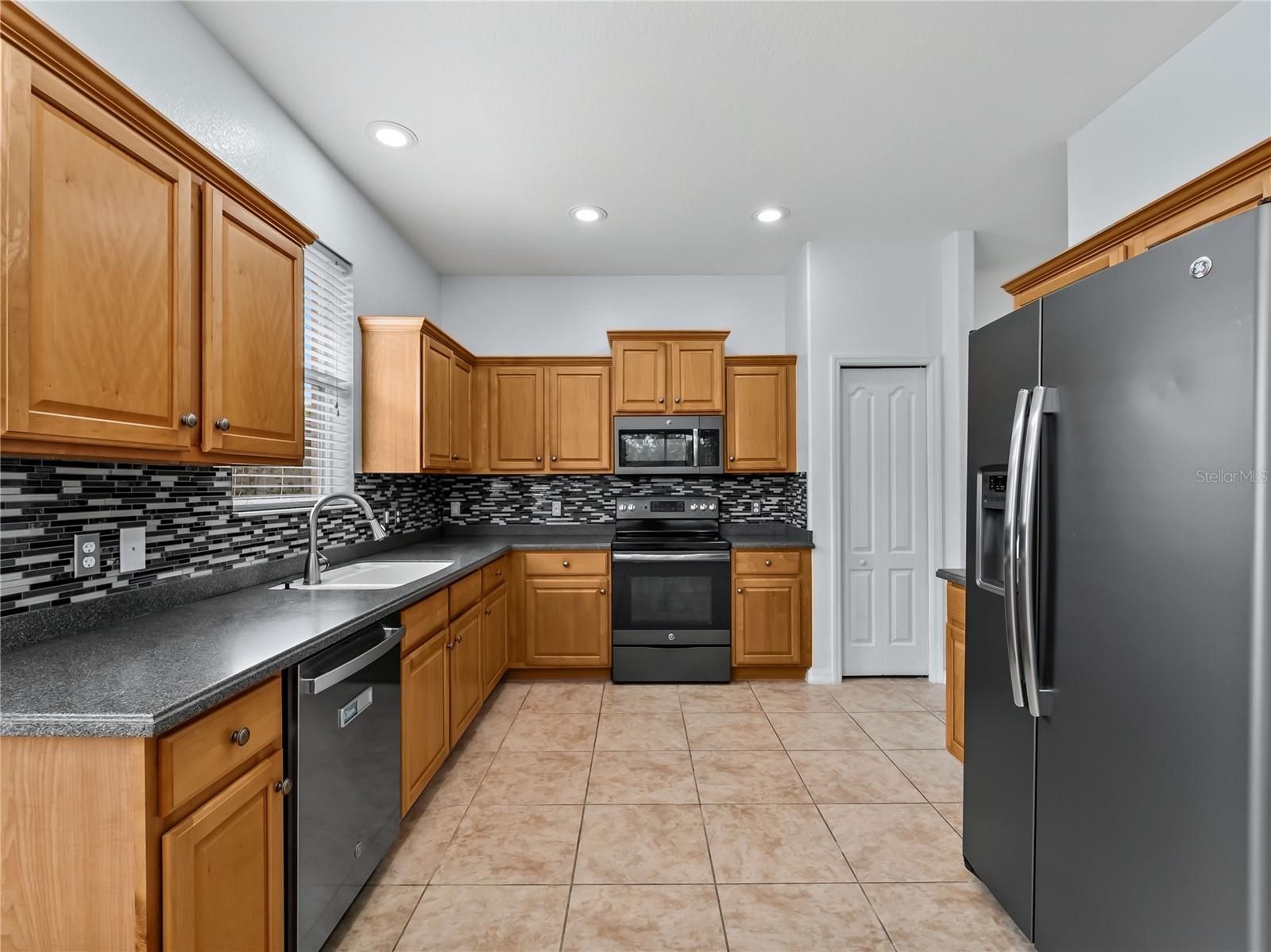 11631 DANCING RIVER DR — photo 20