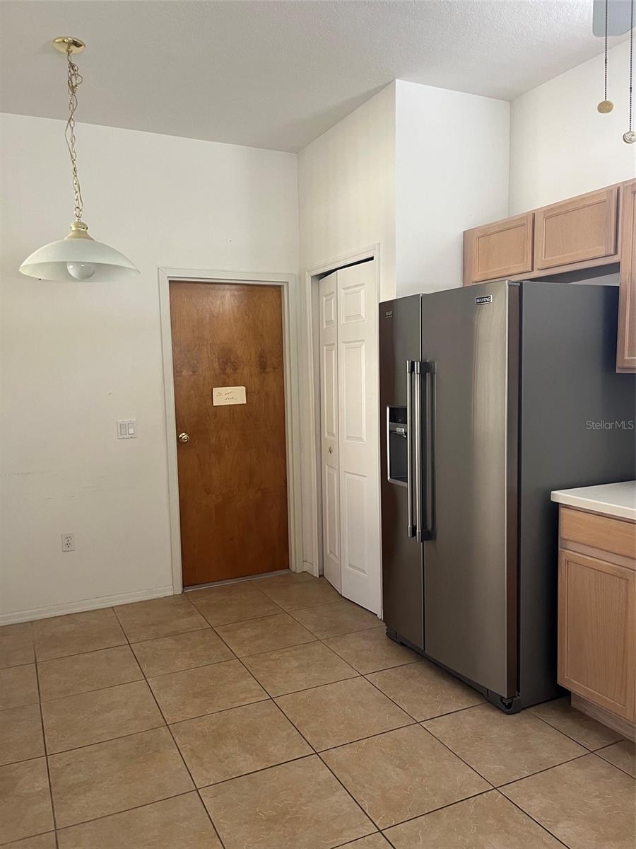 7211 CLEOPATRA DR — photo 6