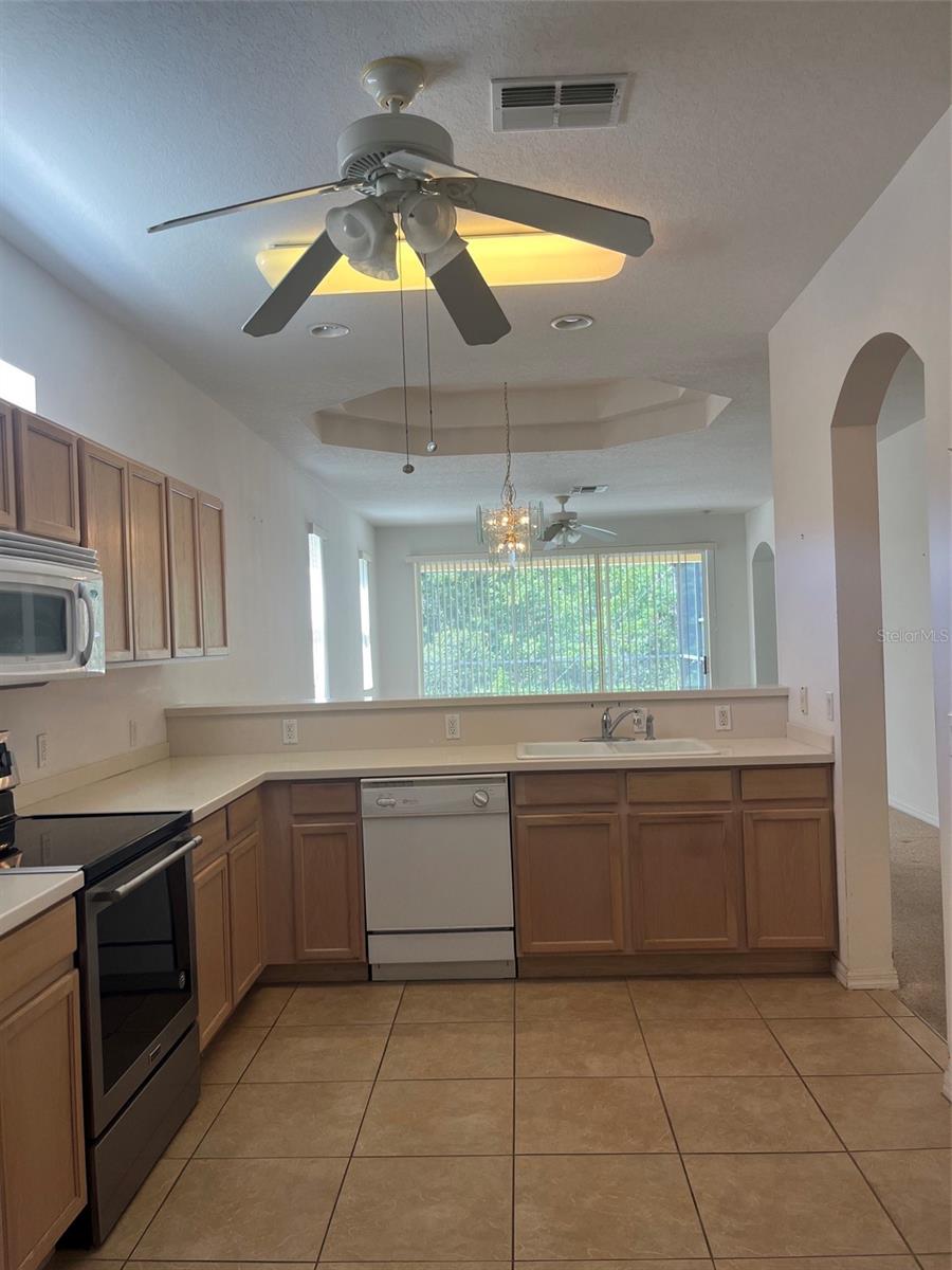 7211 CLEOPATRA DR — photo 8