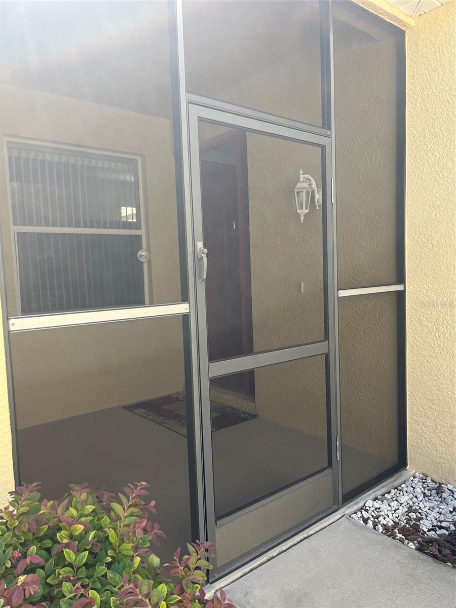 7211 CLEOPATRA DR — photo 4