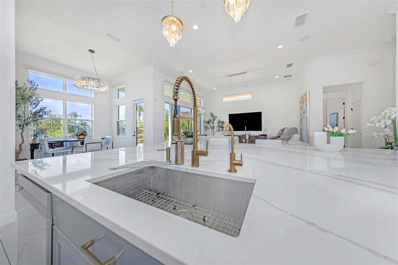 1016 SIGNET DR — photo 19