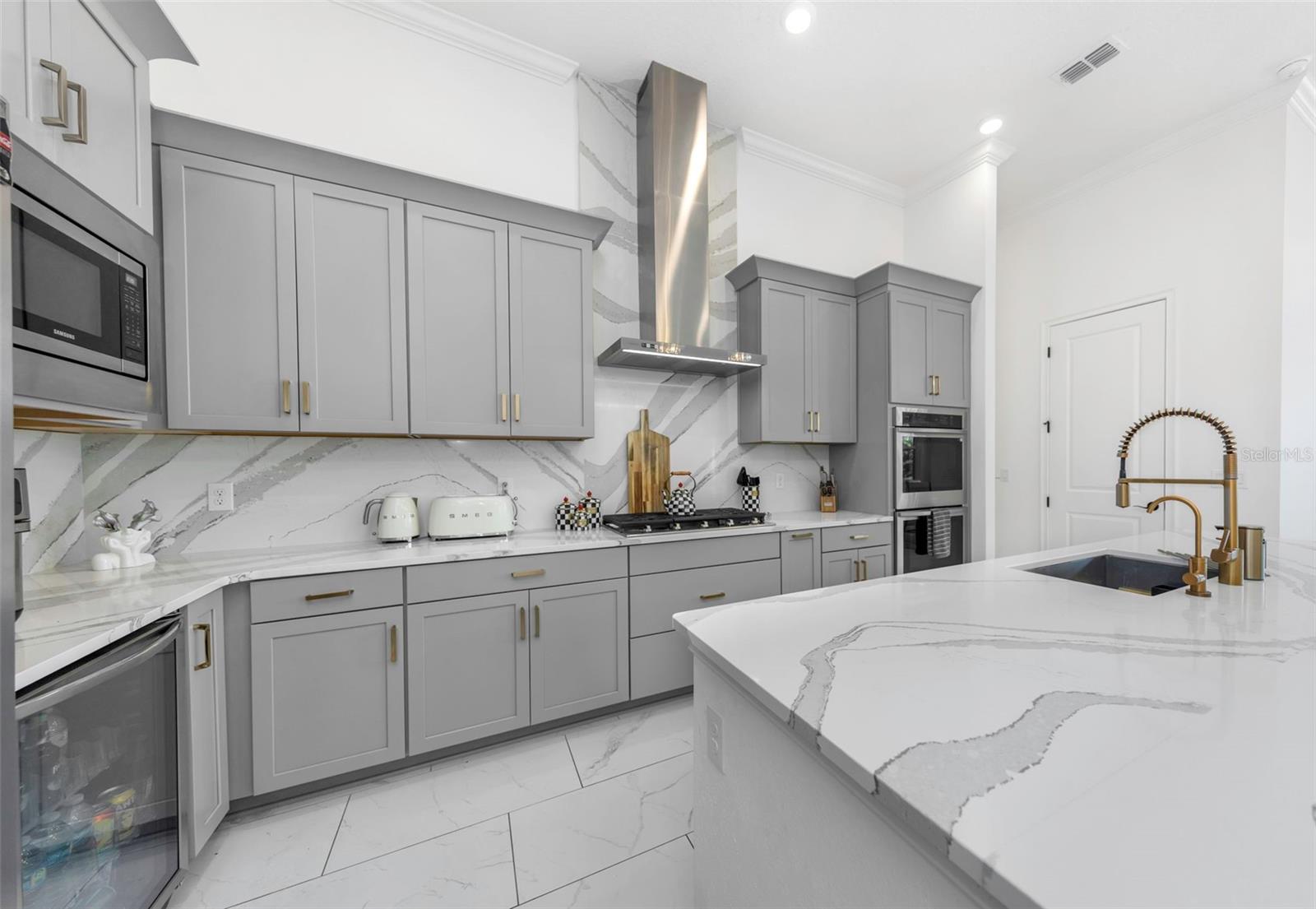 1016 SIGNET DR — photo 16