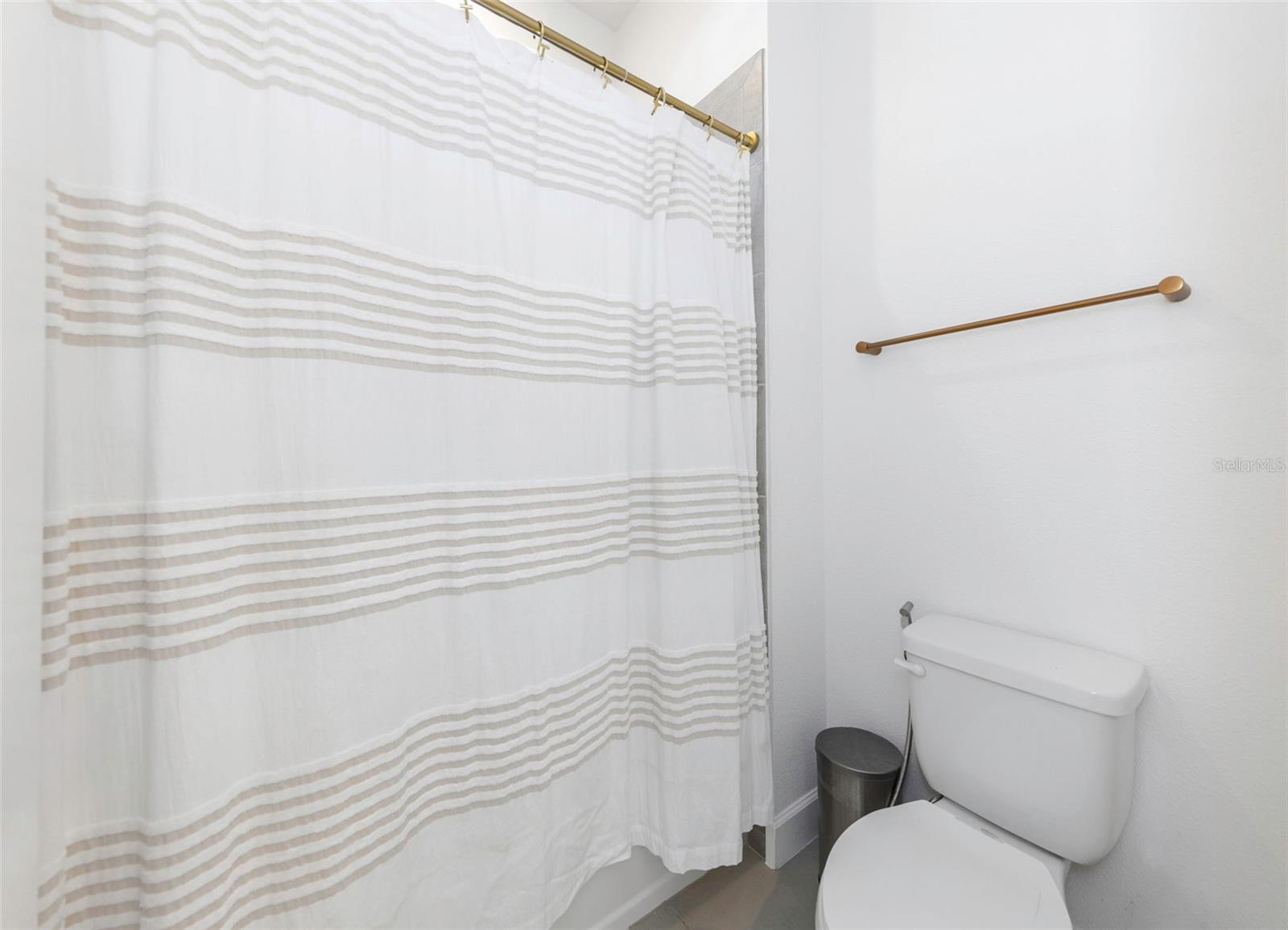 1016 SIGNET DR — photo 58