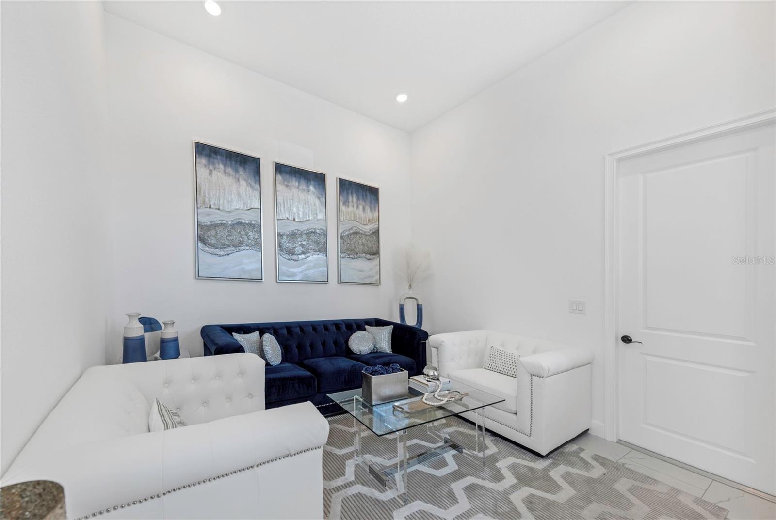 1016 SIGNET DR — photo 8