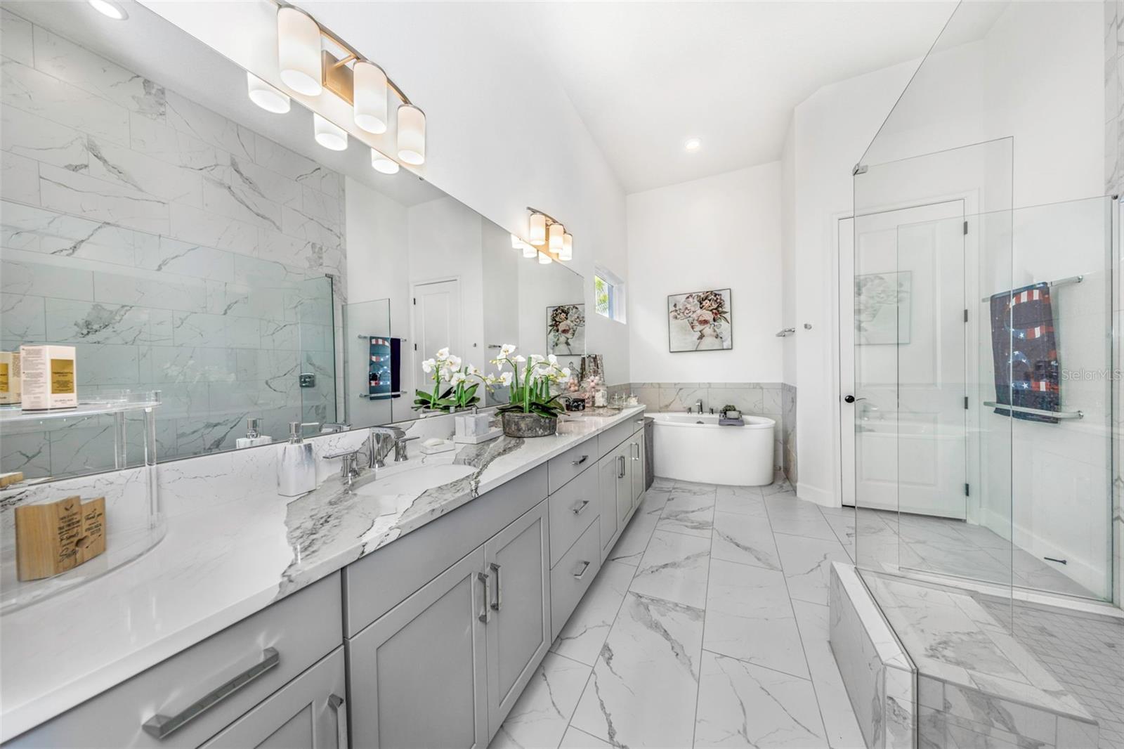 1016 SIGNET DR — photo 36