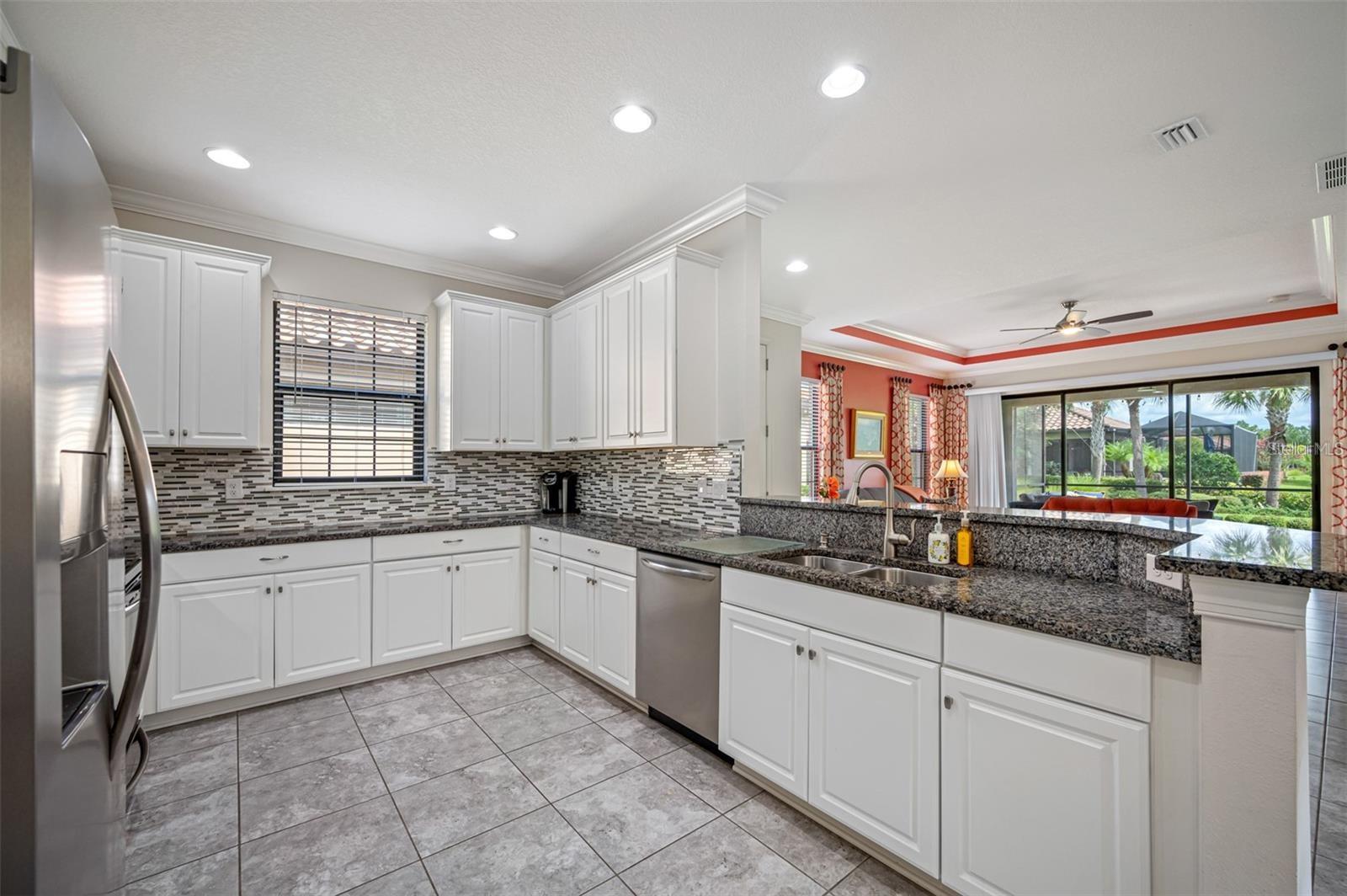 8412 ALBERATA VISTA DR — photo 16