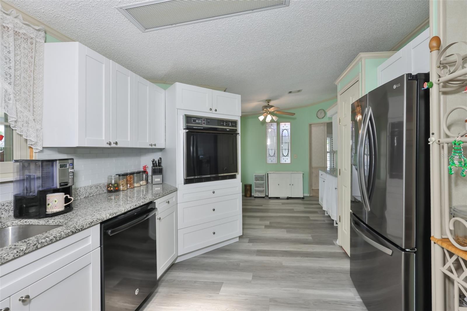 192 S PORT ROYAL LN — photo 4