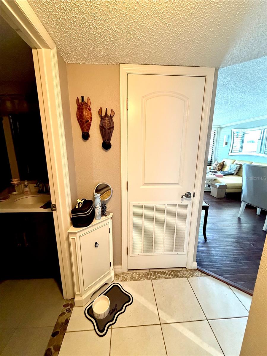 1000 COVE CAY DR #4D — photo 26