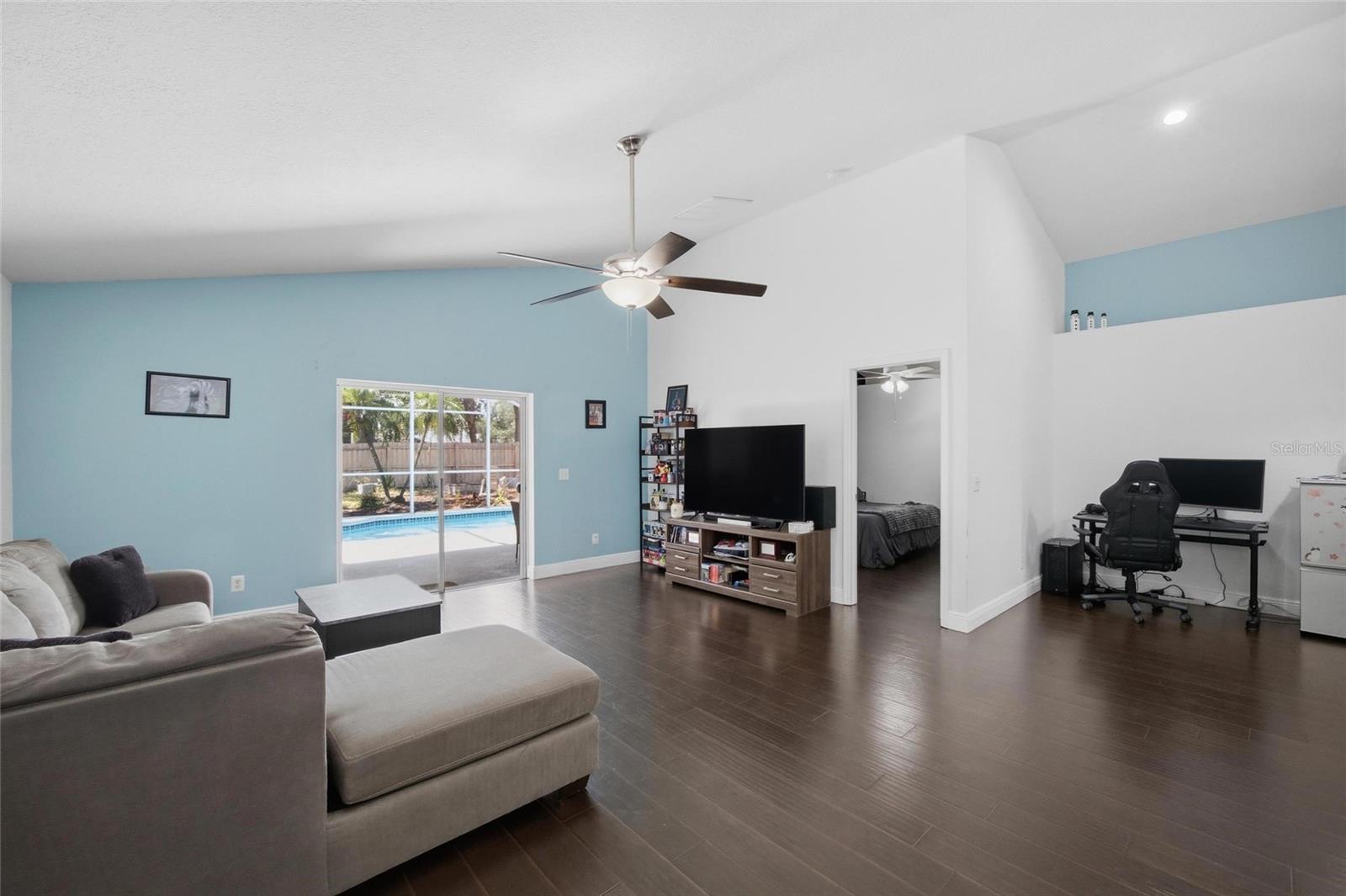 7611 WILTSHIRE PARK PL — photo 8