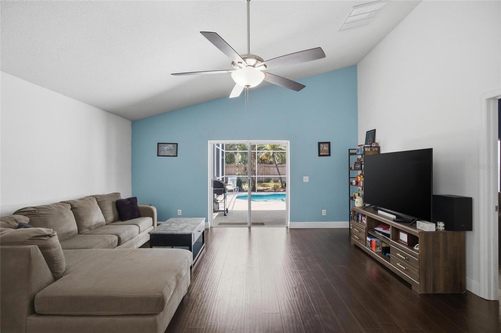 7611 WILTSHIRE PARK PL — photo 10