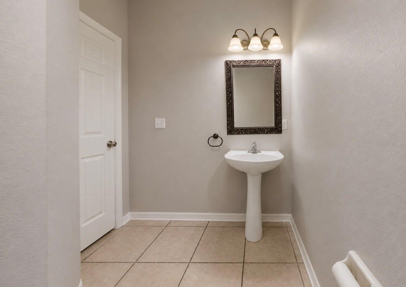 7539 TAMARIND AVE — photo 9
