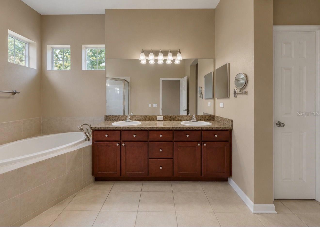 7539 TAMARIND AVE — photo 15