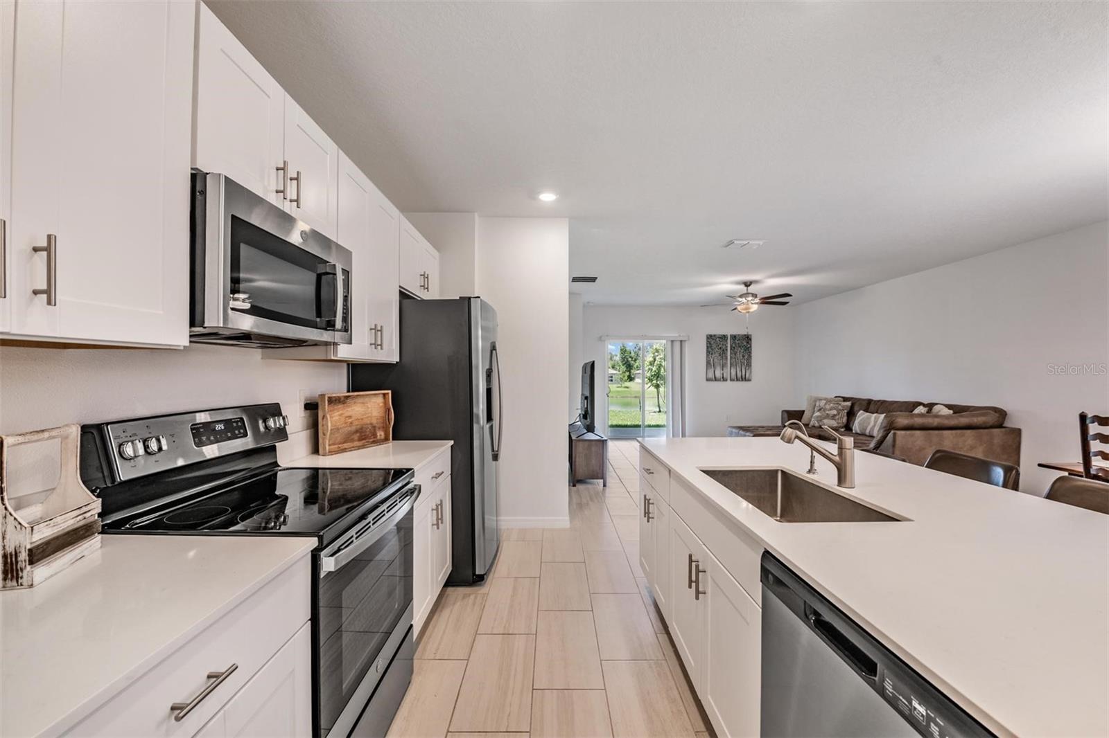 2515 VICTORIOUS FALLS AVE — photo 9