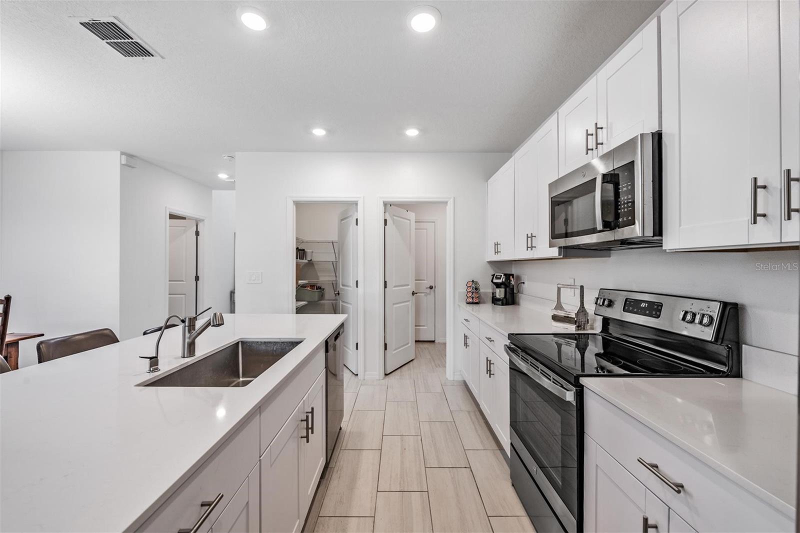 2515 VICTORIOUS FALLS AVE — photo 8